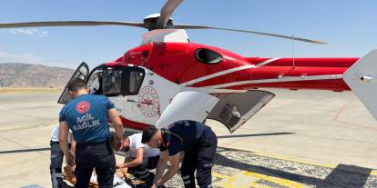 Şırnak'ta Trafik Kazasında Yaralanan Sürücü Ambulans Helikopterle Şanlıurfa'ya Sevk Edildi