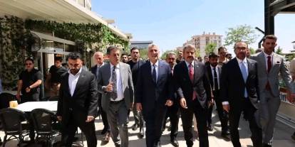 Bakan Bolat, Şırnak'ta taziye ziyaretinde bulundu, iş yeri açılışına katıldı