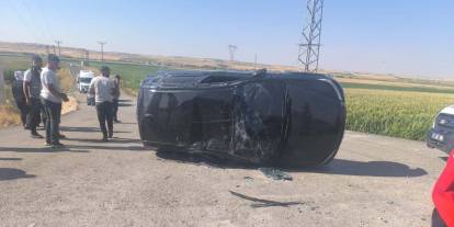 Şırnak plakalı otomobil Diyarbakır'da kaza yaptı: 7 kişi yaralandı