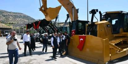 Şırnak genelinde kullanılmak üzere 9 yeni iş makinesi hizmete alındı
