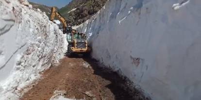 Hakkari’de 5 metrelik kar, ekipler iki ay boyunca mücadele etti