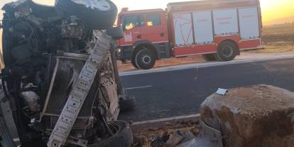 Kızıltepe'de devrilen araçtaki 2 kişi yaralandı