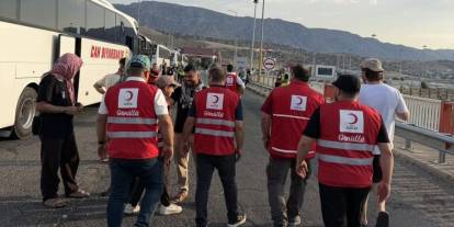 45 Derecede Sınırda Bekleyen Filistin Konvoyu’na Kızılay’dan Yardım Eli