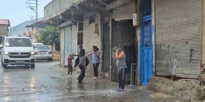 Gaziantep’te Yaz Yağmuru Yüzleri Güldürdü