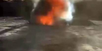 Siirt’te şantiyede iş makinesi alev alev yandı