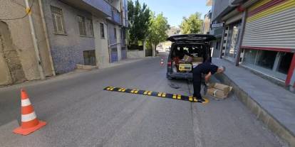 Şırnak’ta Yollara Hız Kesici Kasisler Yapılıyor