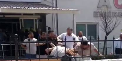 Van’da ailelerin kavgasında ağır yaralanan genç hayatını kaybetti