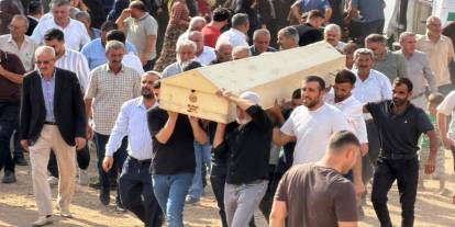 Ölü bulunan çocuğun cenazesi defnedildi, kuzeni gözaltına alındı