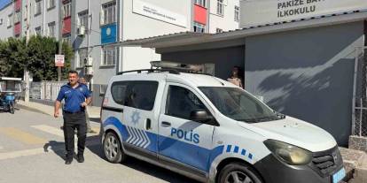Okulda fark edildi! 7 yaşındaki öğrencinin çantasından tabanca çıktı