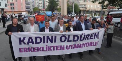 Diyarbakır'da erkekler, kadın cinayetlerine ve şiddete karşı yürüdü