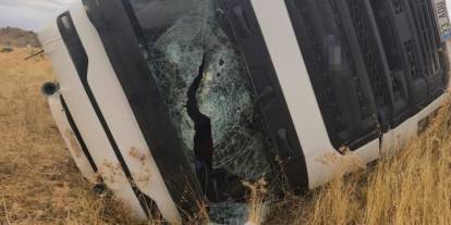 Siirt’te kamyon devrilmesi sonucu 1 kişi yaralandı