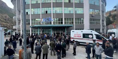 Hakkari'de iki araç çarpıştı: 1 çocuk öldü, 7 kişi yaralandı