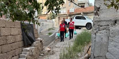 Silopi’de Kızılay Gönüllülerinden Yaşlılara Gönül Ziyareti