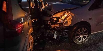 Diyarbakır’da Otomobiller Çarpıştı: 2 Yaralı