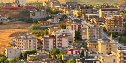 Kumçatı'da 5 Gündür Elektrikler Kesik! DEM Parti’den DEDAŞ’a Tepki: “Halkımızı Mağdur Etmekten Vazgeçin!”