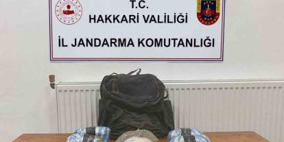 Hakkari’de Taşlarla Gizlenmiş Çantadan Eroin Çıktı