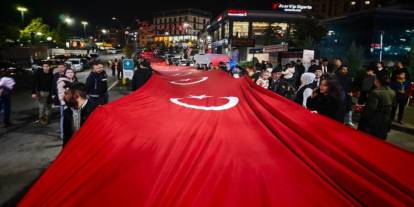 Şırnak’ta Dev Türk Bayrağıyla Fener Alayı Düzenlendi