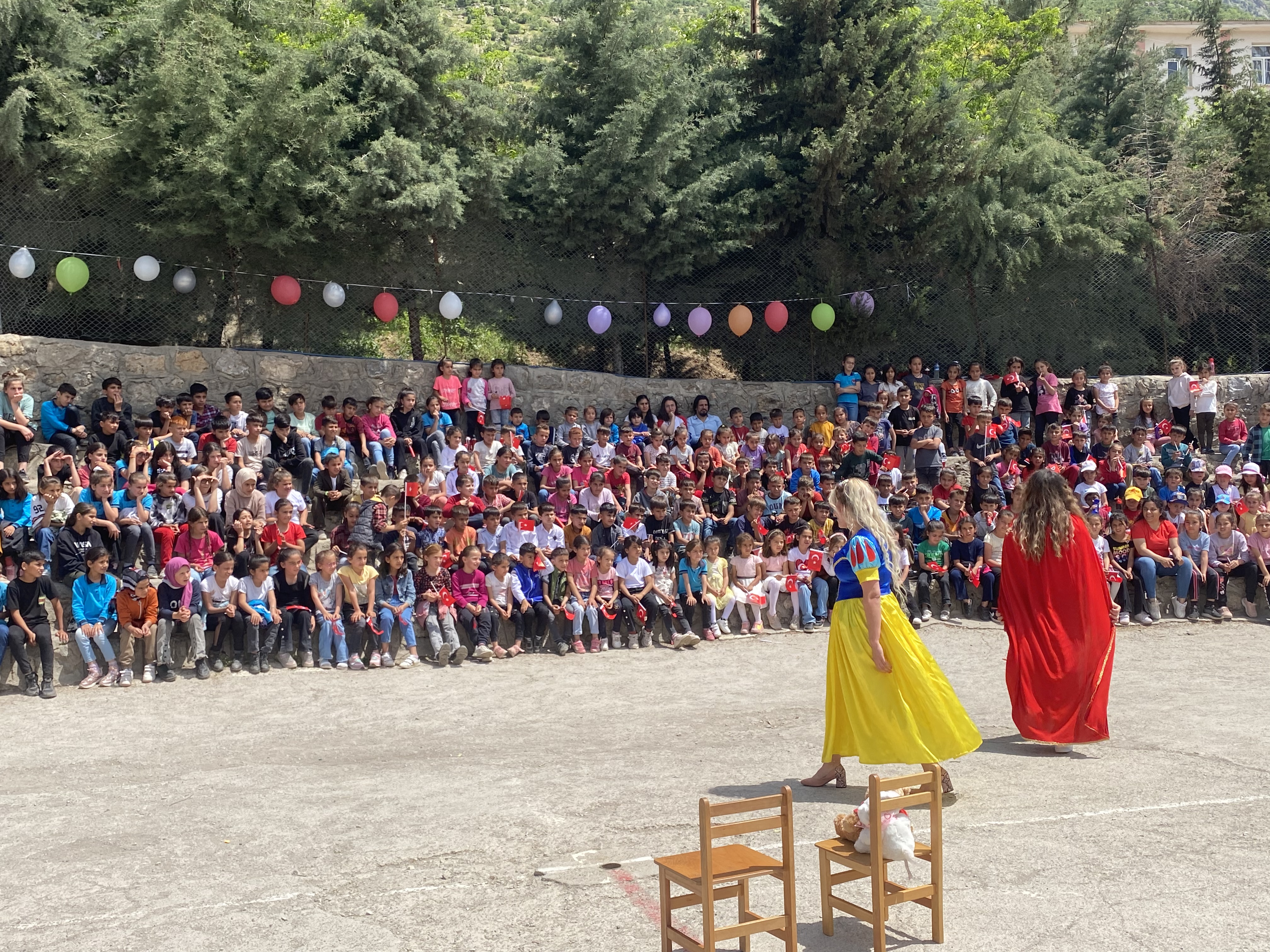 aa-20230519-31177690-31177685-uludere-ilcesinde-koylerde-tiyatro-oyunu-sahneleniyor.jpg