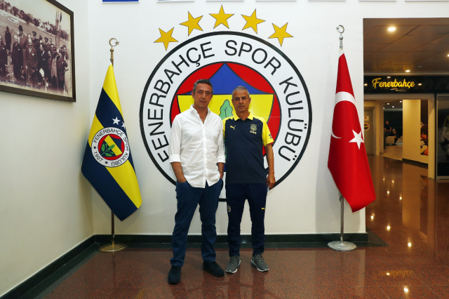 keyifler-yerinde-fenerbahce-baskani-ali-koc-16075327-9912-m.jpg