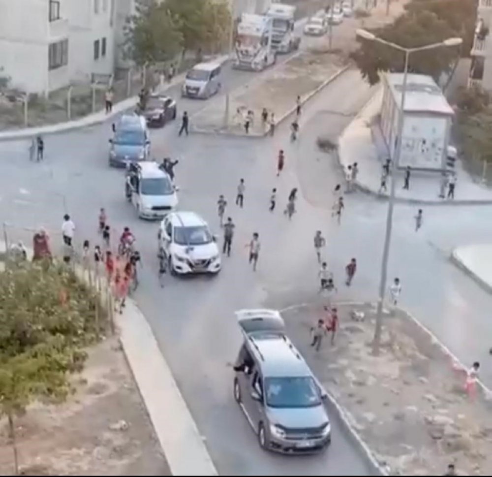 Dünyaevine Giren Damat, Tırını Gelin Arabası Yaptı