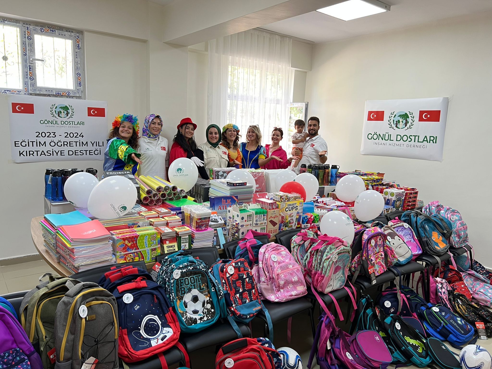 aa-20230923-32222929-32222925-uluderede-110-ogrencinin-okul-ihtiyaclari-karsilandi.jpg