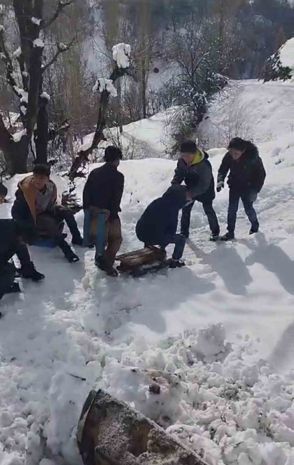 Siirt’te Kepçe Operatörü Çocukların Talebini Kırmadı