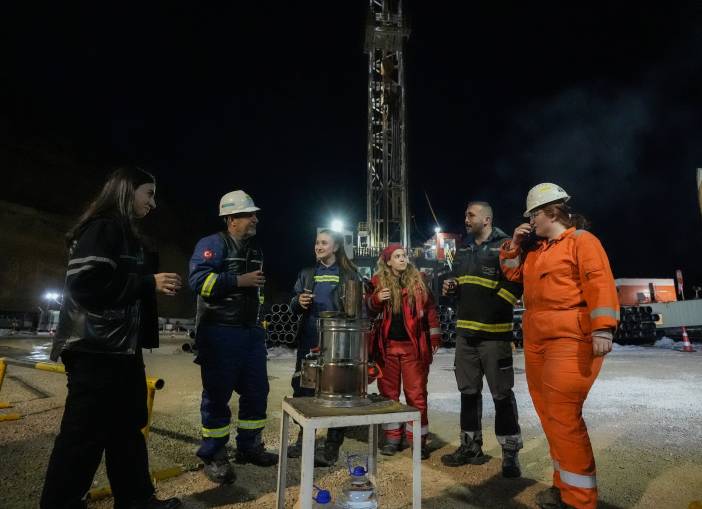 aa-20250307-37266220-37266198-gabarda-turkiyenin-enerji-vizyonuna-guc-katan-kadinlar-min.jpg