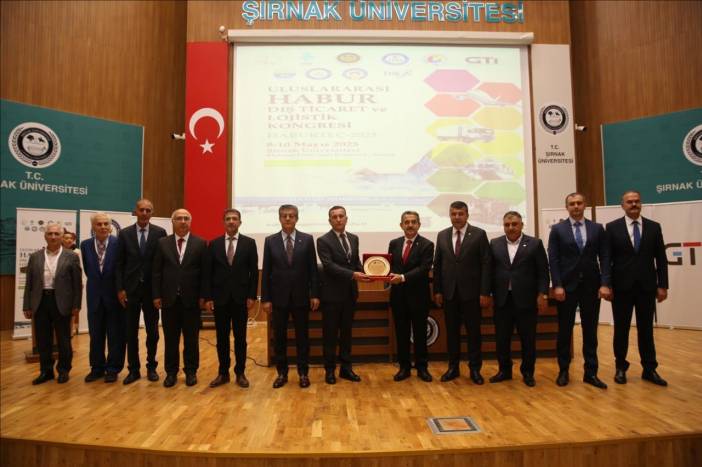 uluslararasi-habur-dis-ticaret-ve-lojistik-kongresi-acilis-konusmalariyla-basladi-54f6f2a8-9828-4571-8ea3-02543e8a4613.jpeg