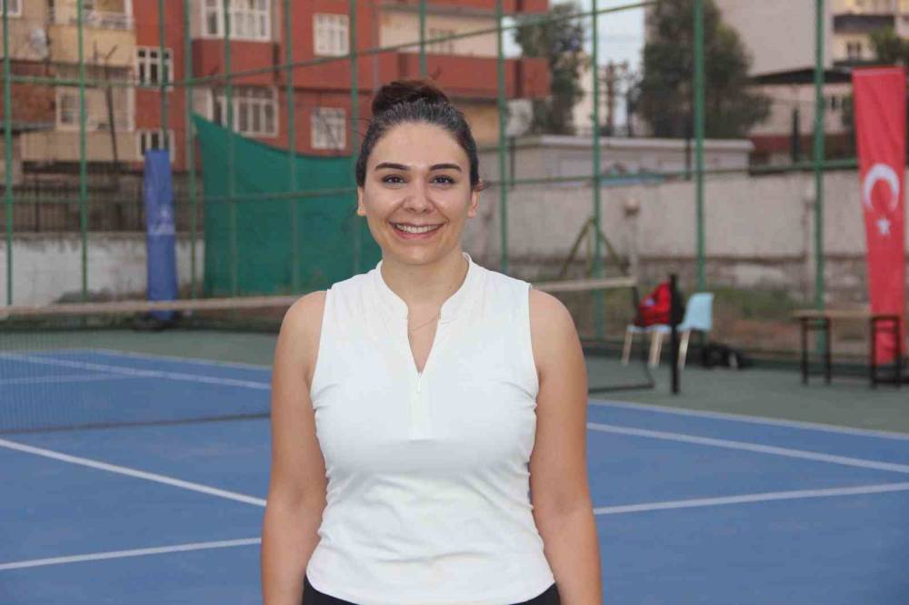 Cizre’de İlk Geleneksel Kort Tenis Heyecanı Yaşandı