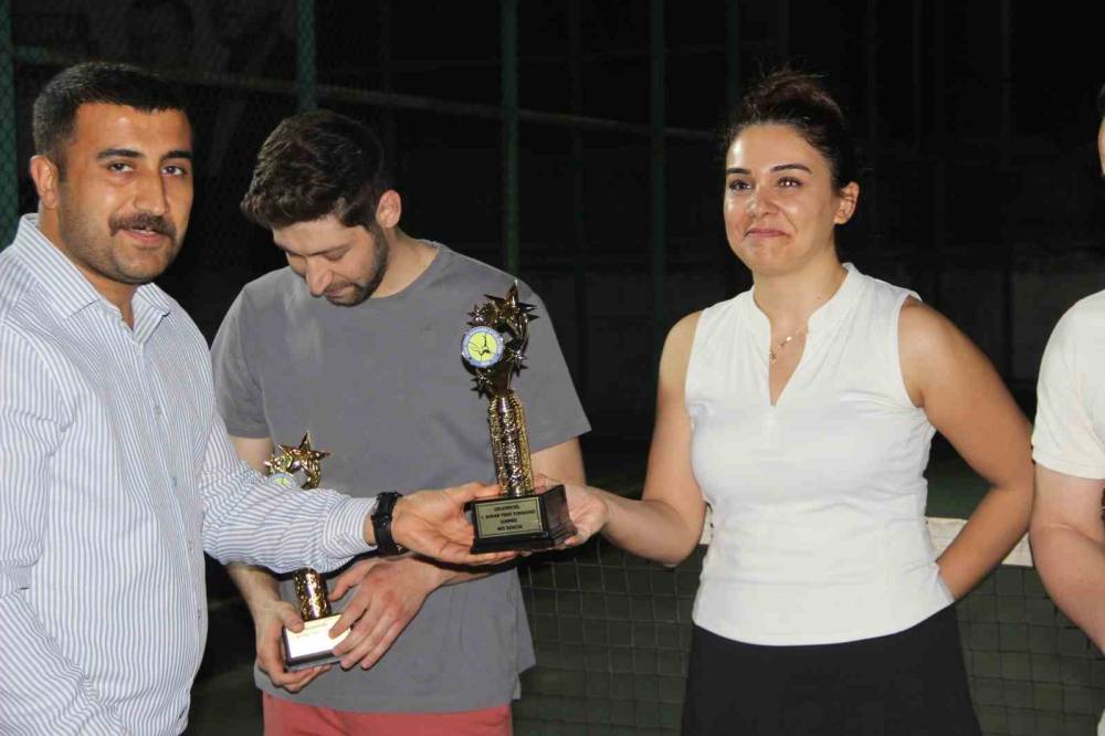 Cizre’de İlk Geleneksel Kort Tenis Heyecanı Yaşandı