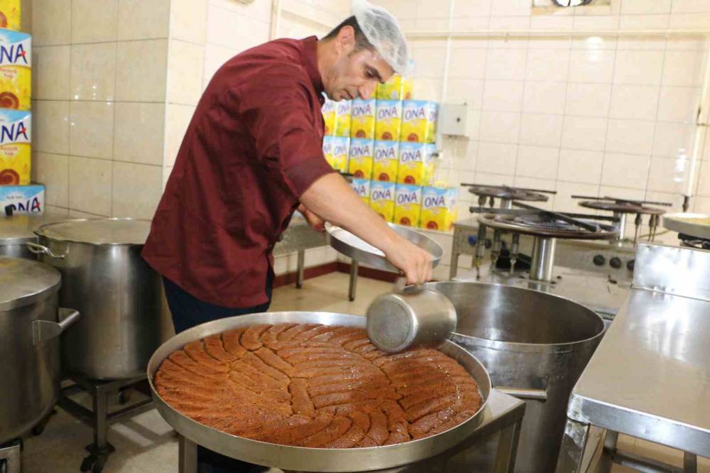 Tatlıcılarda Kurban Bayramı mesaisi