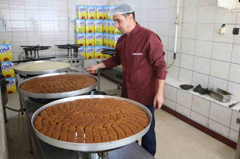Tatlıcılarda Kurban Bayramı mesaisi