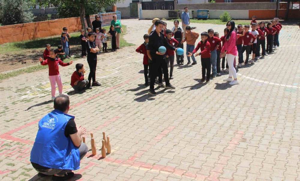 Cizre’de Öğrenciler "Merkezim Her Yerde" Projesiyle Doyasıya Eğleniyor