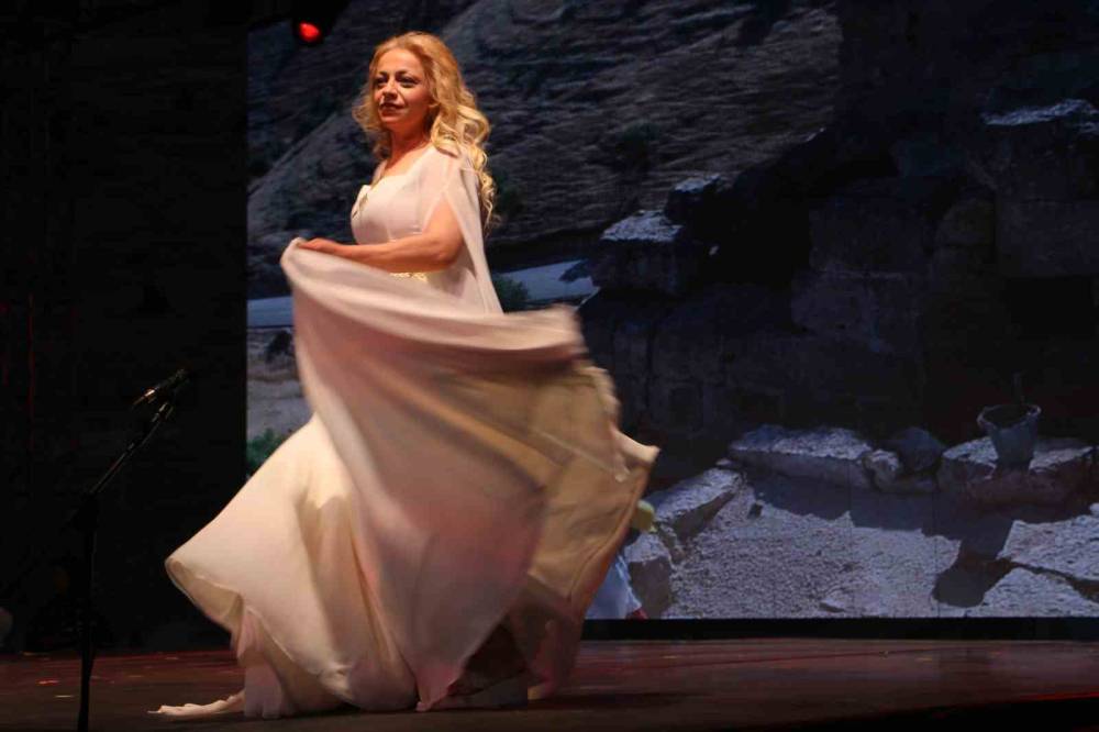 3 Bin Yıllık Zerzevan Kalesi’nde "1. Anadolu Opera Ve Bale Festivali" Düzenlendi