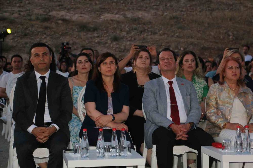 3 Bin Yıllık Zerzevan Kalesi’nde "1. Anadolu Opera Ve Bale Festivali" Düzenlendi