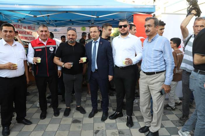 lce-kaymakamimiz-sayin-ahmet-vezir-baycarin-onculugunde-cizreye-ozgu-geleneksel-icecek-olan-cizre-limonatasi-leyminete-turk-patent-ve-marka-kurumu-tarafindan-cografi-isaretle-tescillendi-cizre-2.jpg