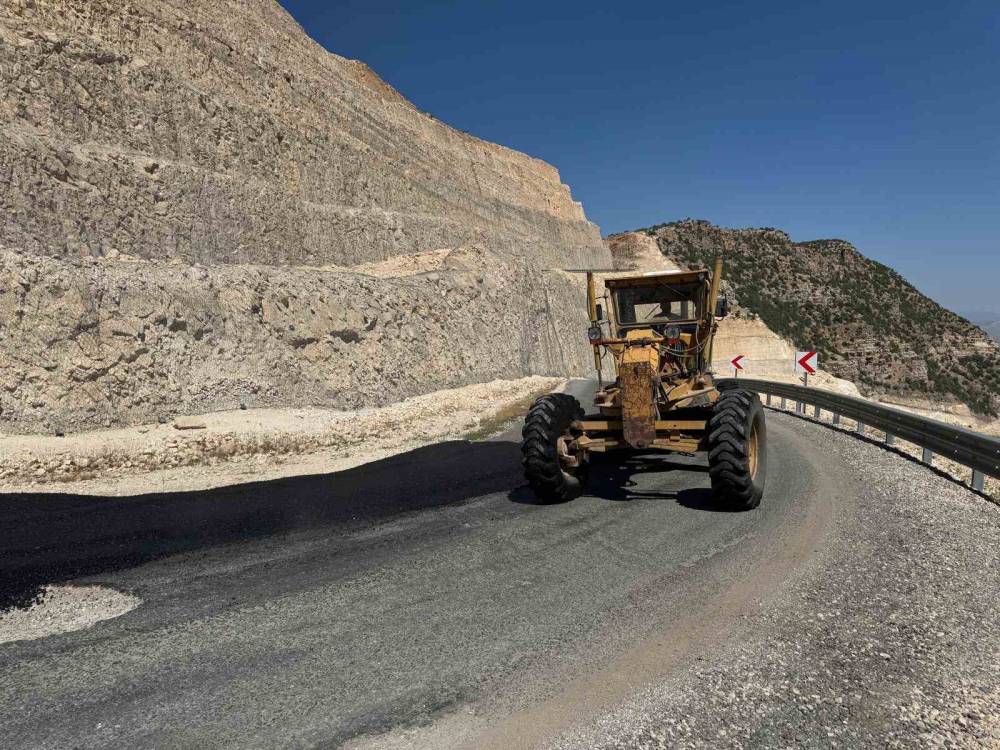 Siirt’te Kırsal Yollarda Konfor Artırılıyor