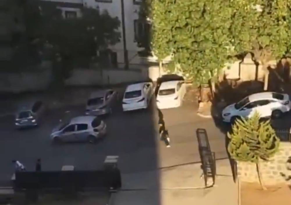 2 Kardeşe silahla saldırı anı güvenlik kamerasında