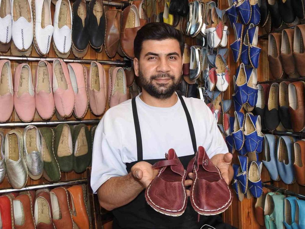 Gaziantep’te Yazlık Yemeni Sandalet Ve Terliklere İlgi Arttı