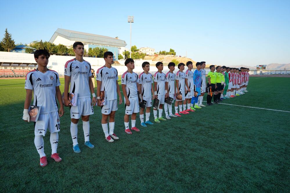 u16srnkbj06.jpg