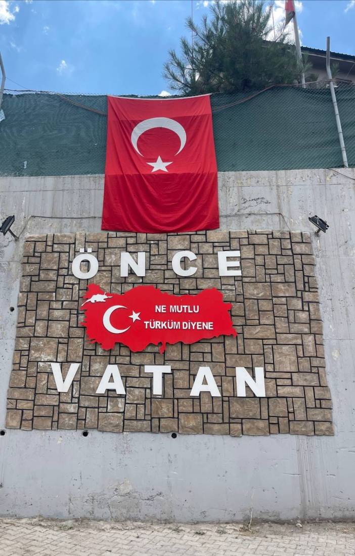 gvvj3ptw4aekgue.jpg