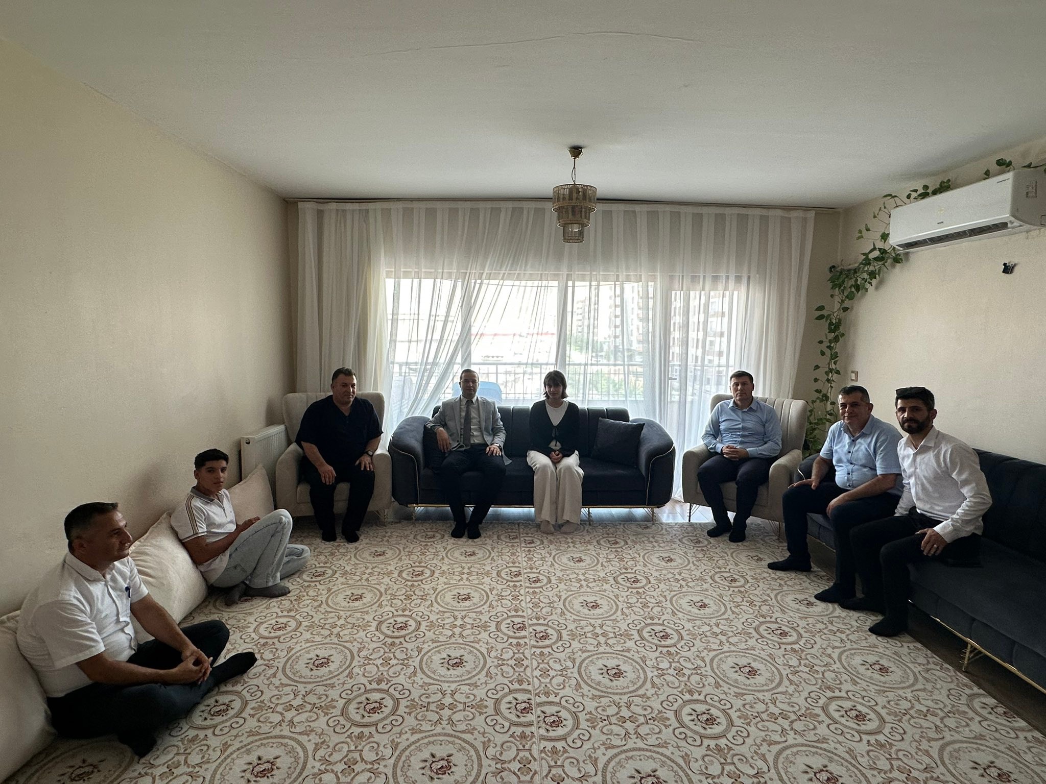 aa-20250802-38727996-38727995-cizre-kaymakami-baycar-yks-ve-ydsde-dereceye-giren-ogrencileri-ziyaret-etti.jpg