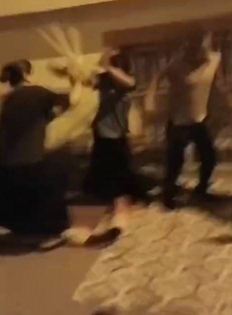 Gaziantep’te 4 Kadın, Sokakta Oturan Başka Bir Kadını Sopalarla Darp Etti