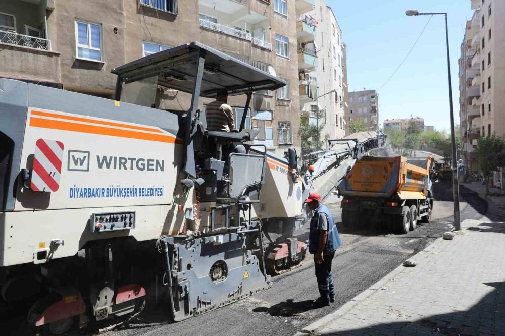 Diyarbakır’da Kent Merkezindeki Yollar Yenileniyor