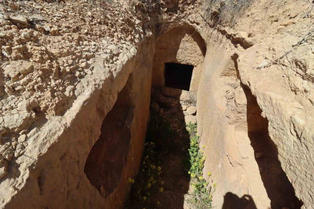 Şanlıurfa’da Bulunan Kaya Mezarı Kayıt Altına Alındı