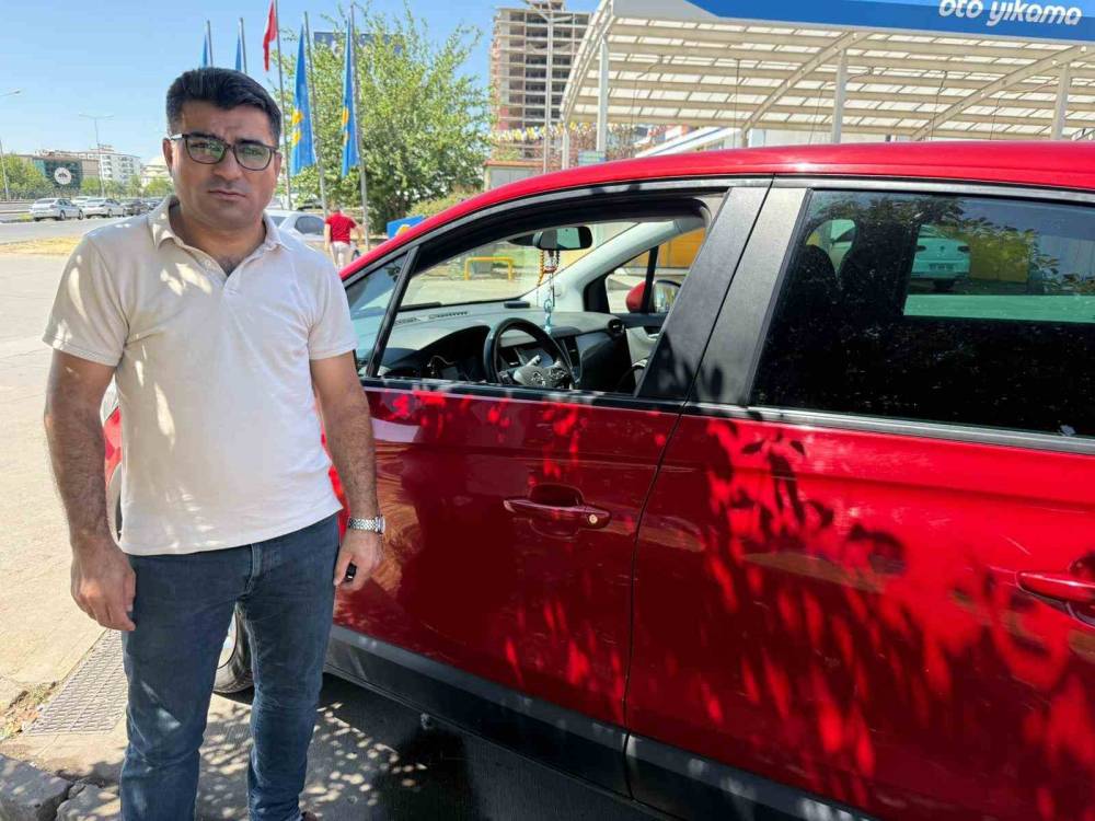 Engelli Çocuğunu Hastaneye Götürmek İçin Sıfır Otomobil Aldı 5 Yıldır Arabayı Kullanamıyor