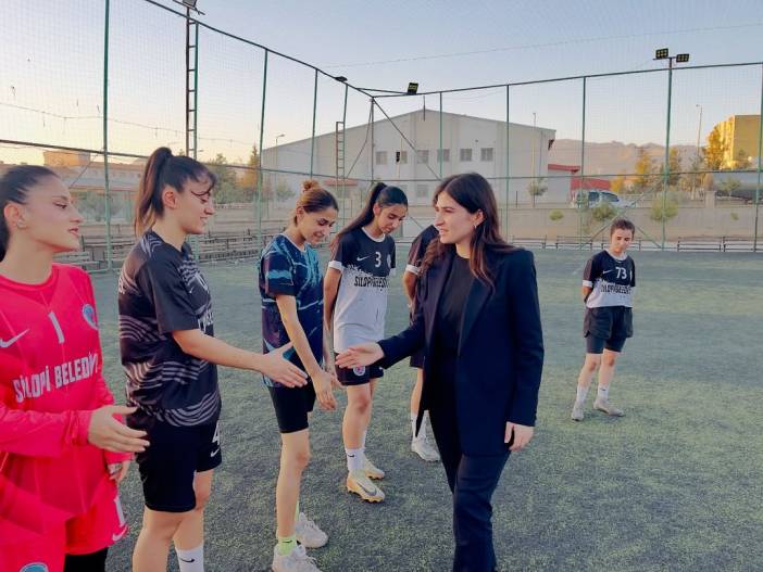 baskanimiz-av-jiyan-ormanli-spor-tesisimizi-ve-sporcularimizi-ziyaret-etti-belediye-baskanimiz.jpg