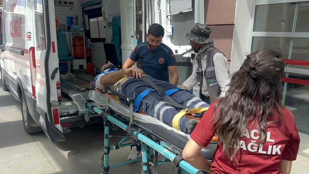 Yüksekten Düşen İşçi Yaralandı