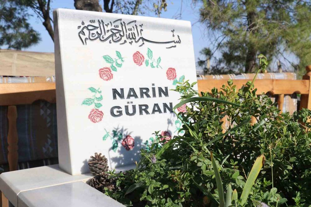 Narin’in Mezarı Başında Kürtçe Ağıt: ’’hem Canımızı Aldılar Hem Evimizi Başımıza Yıktılar’’