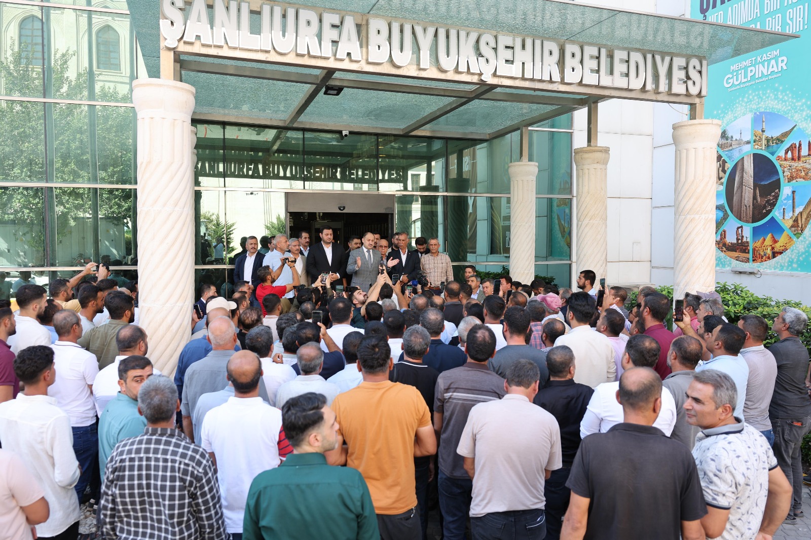 aa-20250901-38987410-38987409-sanliurfada-218-gecici-isci-belediye-kadrosuna-alindi.jpg